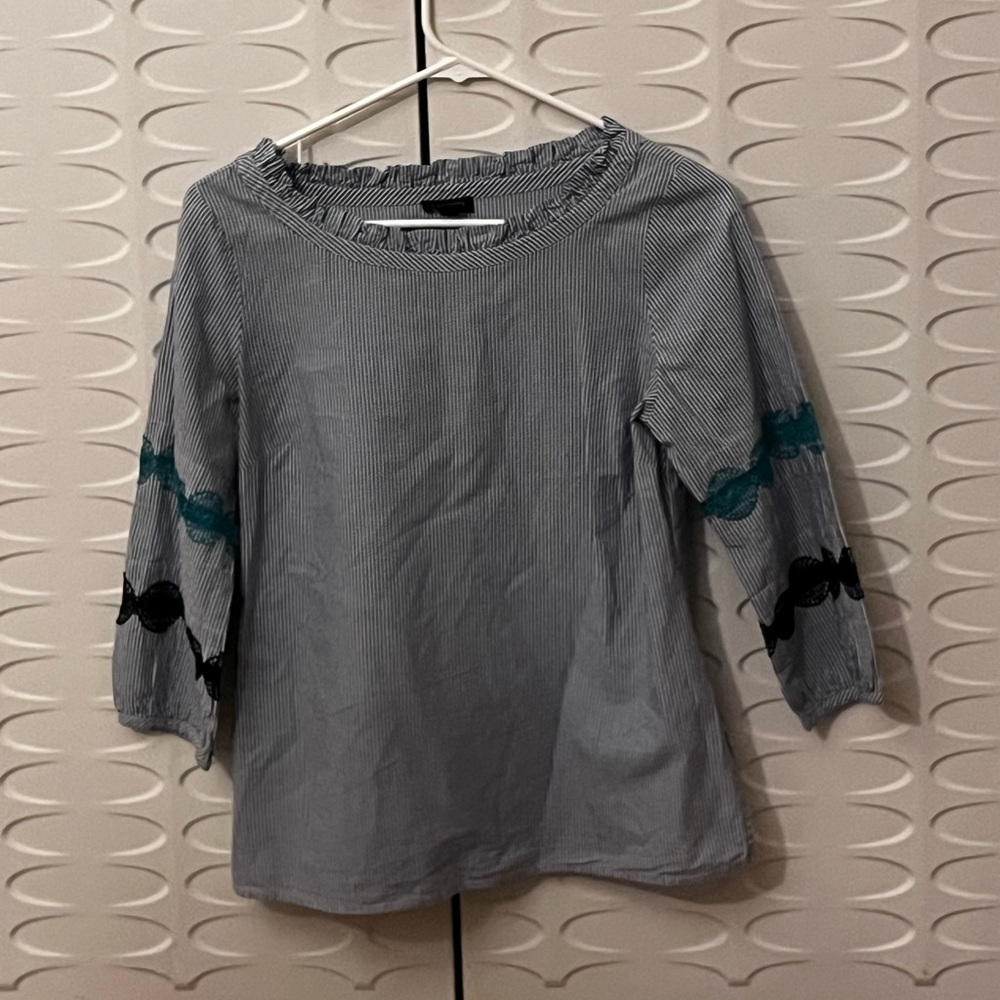 Talbots Blue Pinstripe Blouse with Teal Floral Embroidery, Women’s Size SP